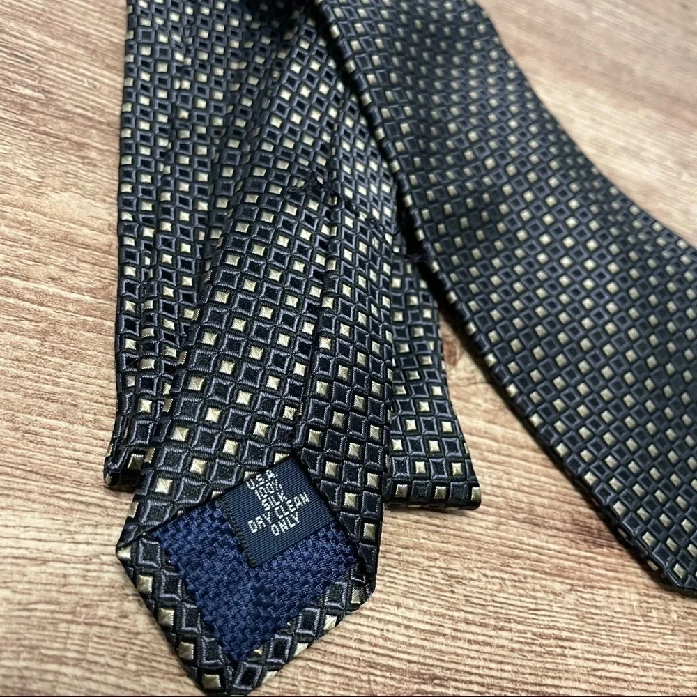 Cremieux Black and Gray Polka Dot 100% Silk Tie